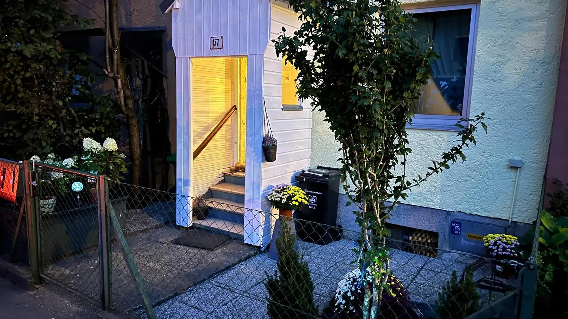 The Peaceful Garden Stay & Free Parking Salzburg Guest house