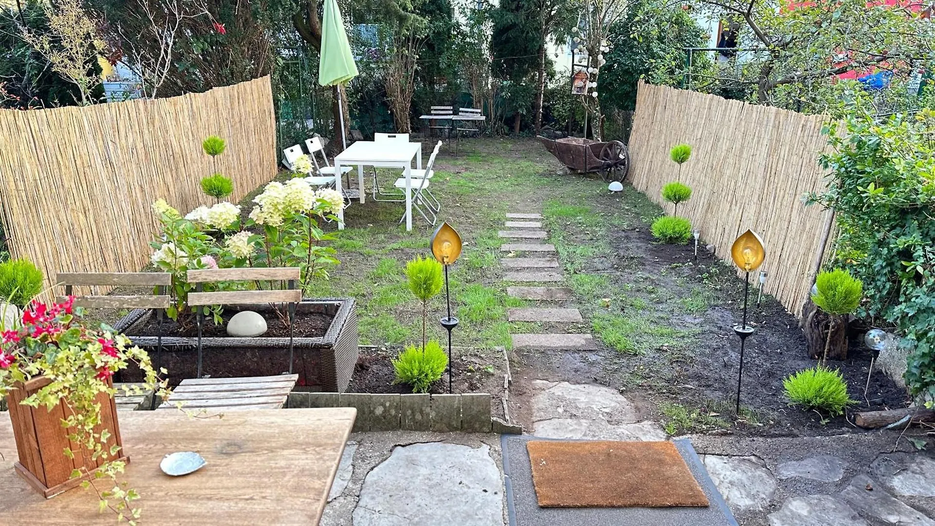 The Peaceful Garden Stay & Free Parking Salzburg Guest house